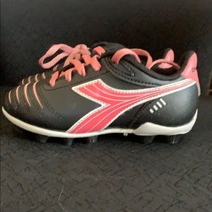 Diadora kids leather soccer cleats sz 9.5k